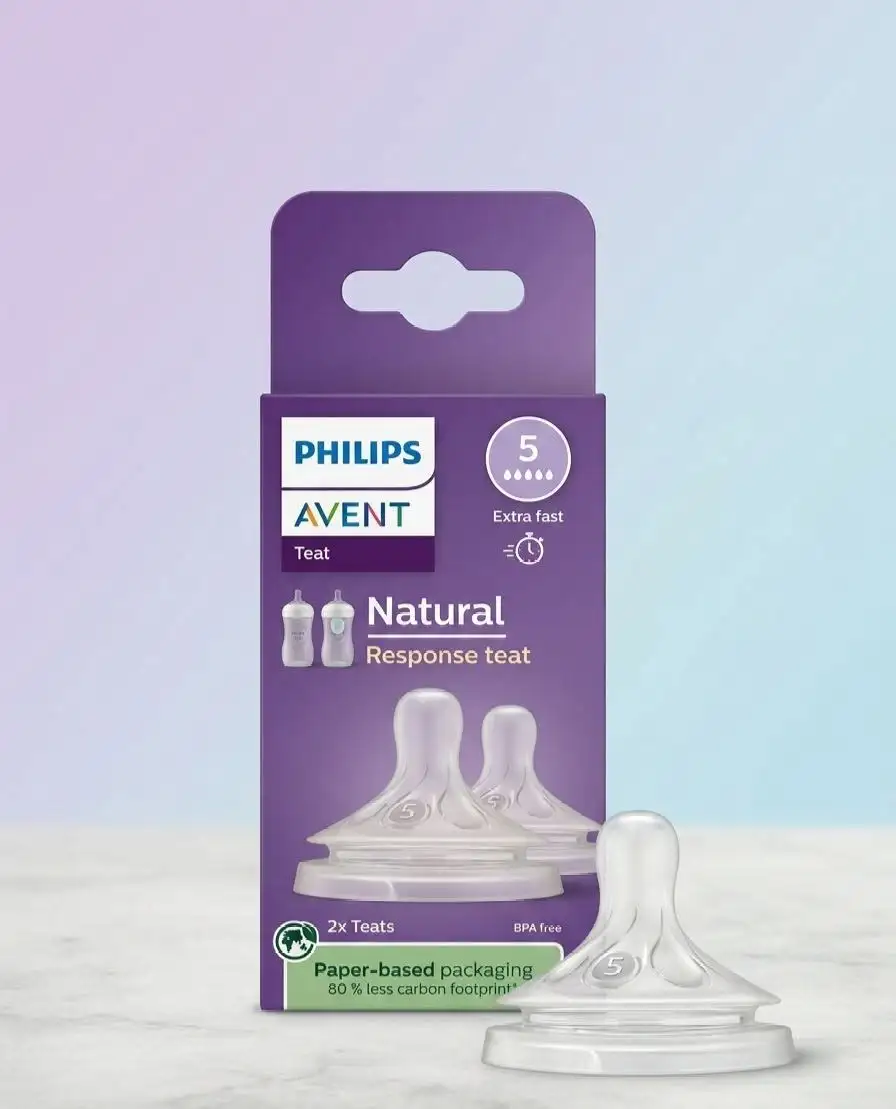 Philips Avent Natural Response teat Flow 5 package with a clear silicone teat in front.