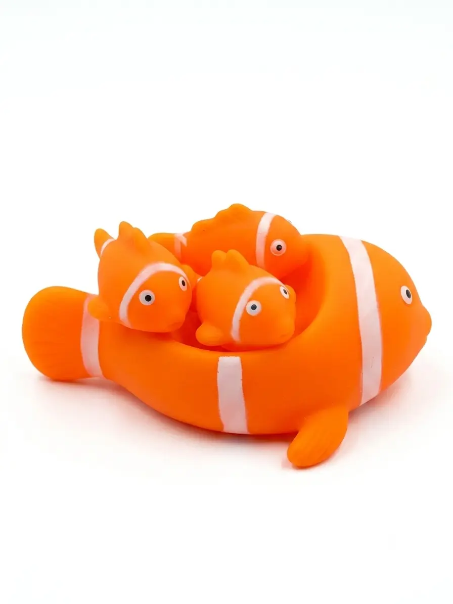 Cute orange clownfish bath toy family set for kids