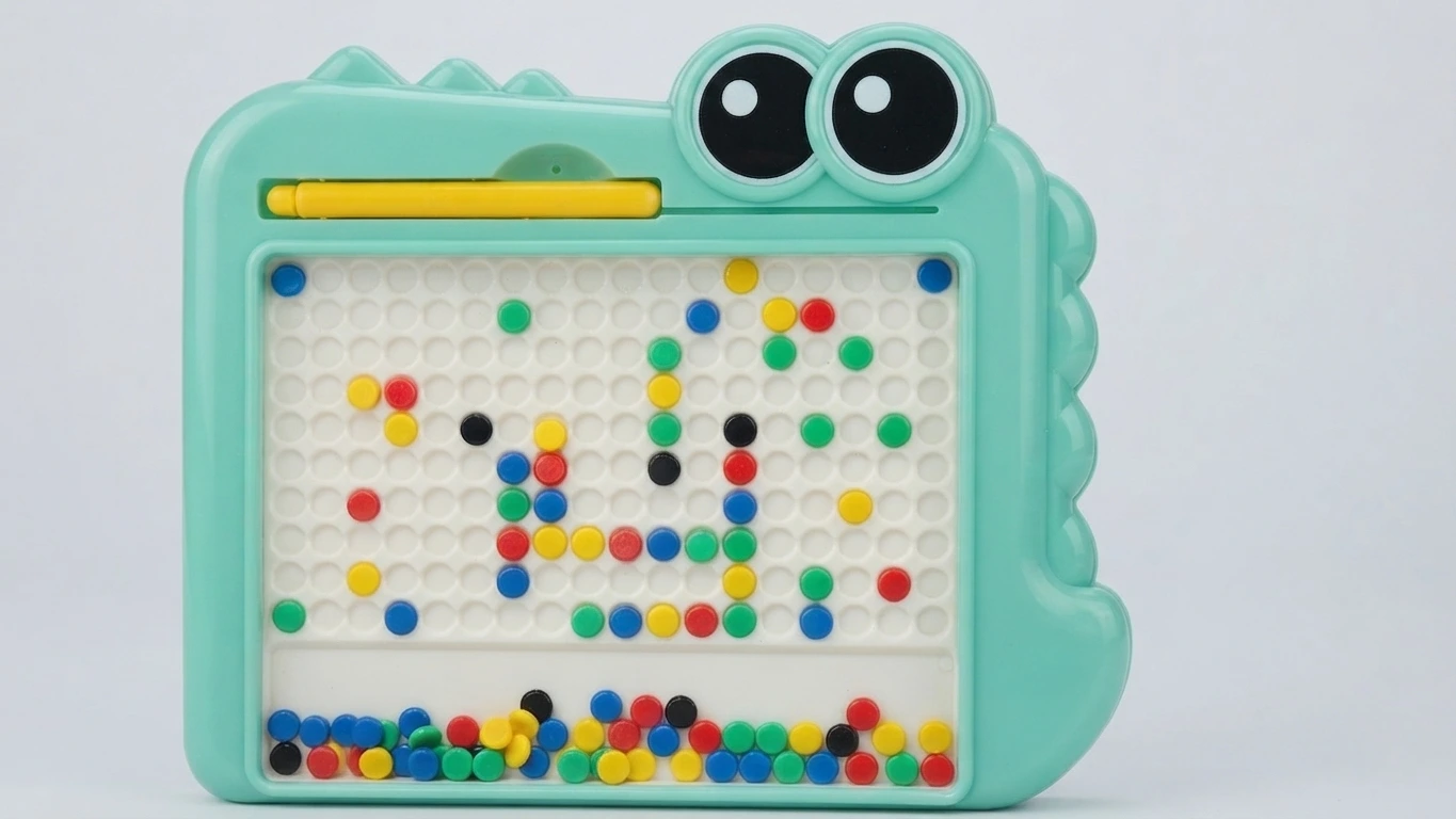 Cute crocodile green magnetic bead drawing board toy for kids